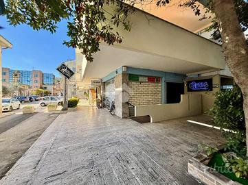 NEGOZIO A ROSETO DEGLI ABRUZZI