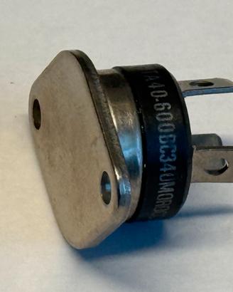Triac BTA40-600B della ST 40 Ampere 600 Volts