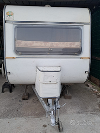 Roulotte adria 390