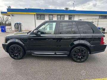 Range Rover sport HSE.