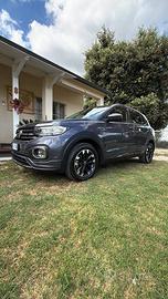 Volkswagen T cross R line