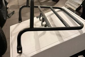 Porta pacchi Suzuki DR 600 posteriore