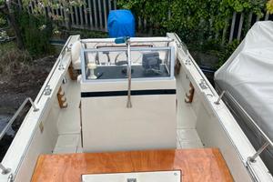 Boston whaler outrage 22