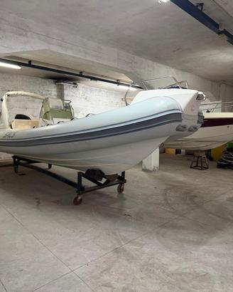 gommone sacs 680