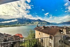 Casetta indipendente con vista lago