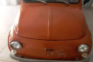 Fiat 500 110 F, Anni ’70, Rossa con tettuccio nero