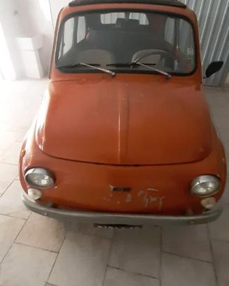 Fiat 500 110 F, Anni ’70, Rossa con tettuccio nero
