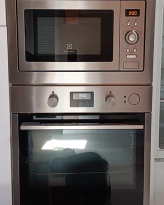 Forno Multifunzionale e microonde Electrolux