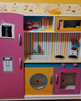Cucina giocattolo in legno
