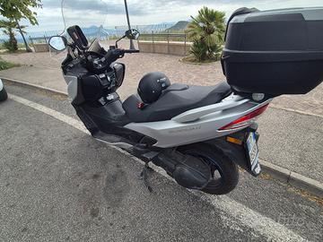 burgman 400 2025. 