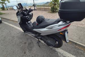 burgman 400 2025. 