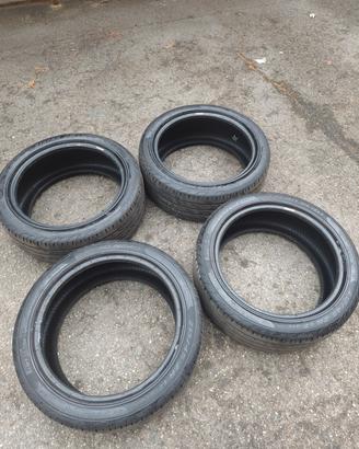 Pirelli P Zero Nero pneumatici estivi 215/45 ZR17
