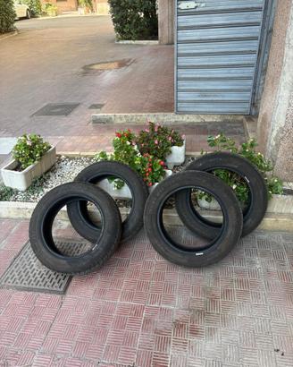 Pneumatici semi nuovi