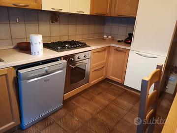 Cucina in legno massello.