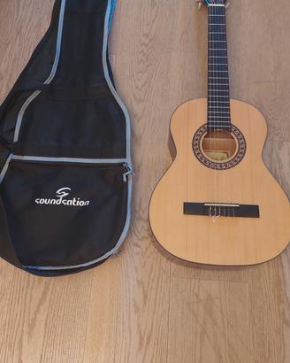 Chitarra classica tre quarti con custodia 