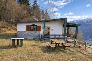 CASA INDIPENDENTE A TIRANO