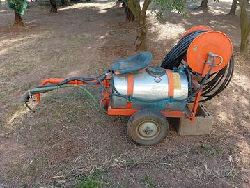 Pompa con cisterna