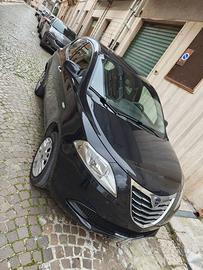 Lancia y 2013 Metano