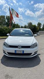 Volkswagen Golf 7*
