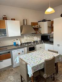 Appartamento di 101 m² con 5 locali a Poggibonsi