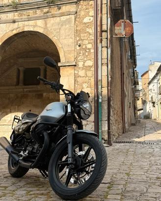 Moto Guzzi V7 Stone 850 Centenario 2021
