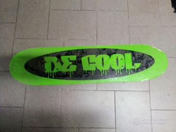 Skateboard verde "Be Cool"