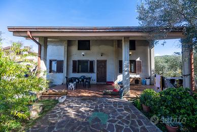 Palestrina: villa unifamiliare su due livelli
