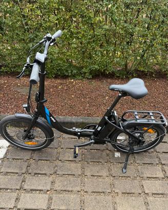 Bicicletta elettrica pieghevole