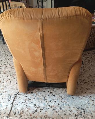 poltrona reclinabile con vibrazione.