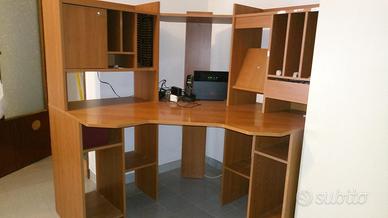 Scrivania ad angolo multifunzione