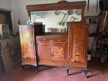 Mobile da soggiorno antico