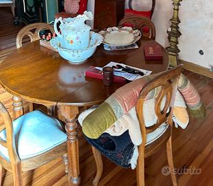 Tavolo tondo antico e sedie