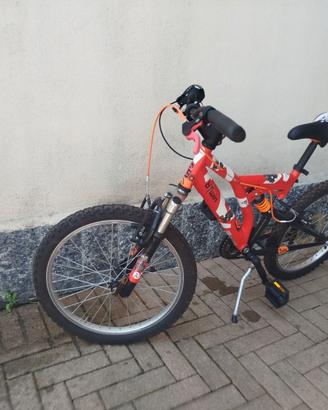 Bella bici ragazzo misura 20