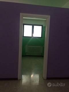 Immobile di 240 m² con più di 5 locali a Modena - Vista 3