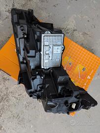 proiettore faro destro Peugeot 3008 II serie 