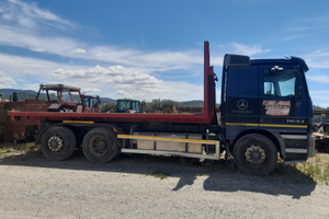 Autocarro Mercedes-Benz 1843