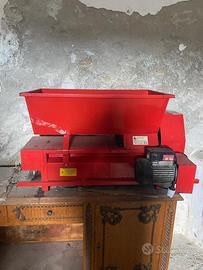 Pigiatrice diraspatrice + torchio per uva