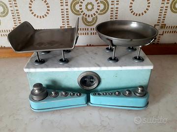 Bilancia meccanica a due piatti anni '50