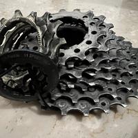 Pacco pignoni ultegra 11-30 11v