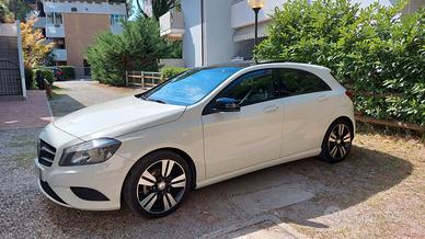 MERCEDES A 180 Night Edition