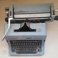 macchina da scrivere Olivetti 88