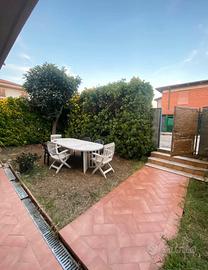 Casa con giardino 350mt dal mare 2bagni e 2camere
