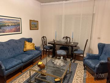 Divano con due poltrone