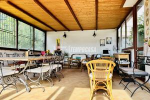 VILLA A SCHIERA CON GIARDINO