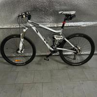  bici trekking fuel e x 6 taglia M 