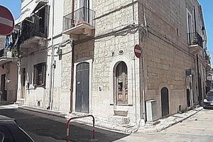 Mono vano con bagno e cantina