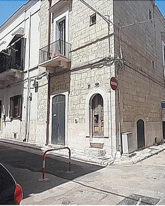 Mono vano con bagno e cantina