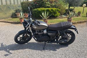 Triumph street twin 900   23.000 km