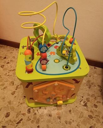 Cubo delle attività Hape in legno