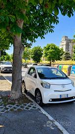 Toyota iQ